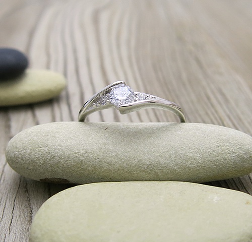 Zirkony ~ stříbrný prsten Zirkony ~ stříbrný prsten 1