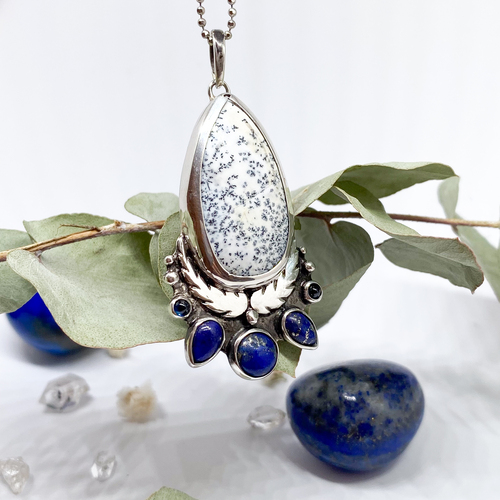 Autorský šperk - Přívěs s dendritickým Opálem, Lapisem lazuli a Safíry Autorský šperk - Přívěs s dendritickým Opálem, Lapisem lazuli a Safíry 1