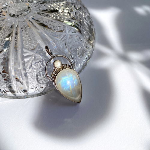 Měsíční kámen s Perletí ~ stříbrný vílí přívěsek 1