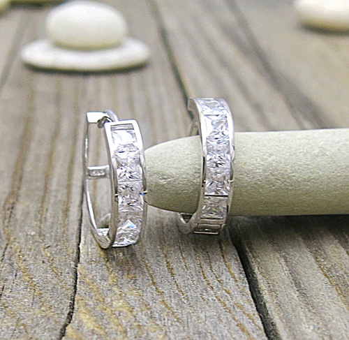 Kruhy bílé zlato se zirkony 1