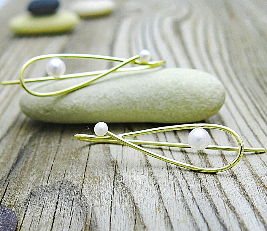 Provlékací náušnice s bílou perlou